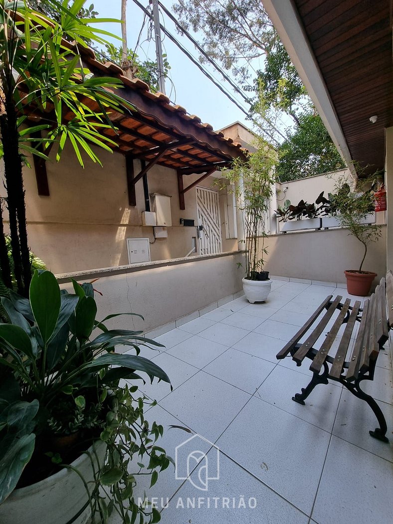 23. Casa Jardim Studios (Individual / Doble)