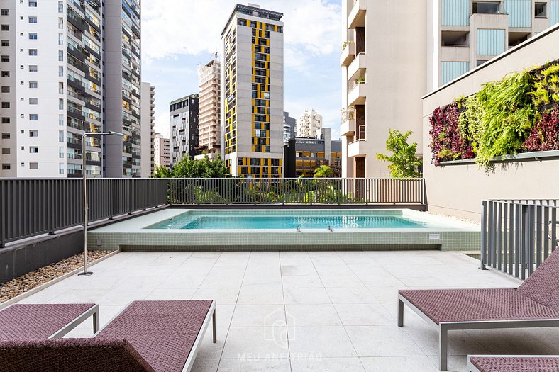 Air conditioning, TV and balcony next to subway