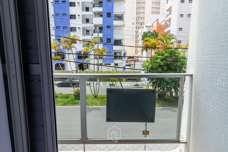 Apartamento com garagem a 300m da Praia da Enseada