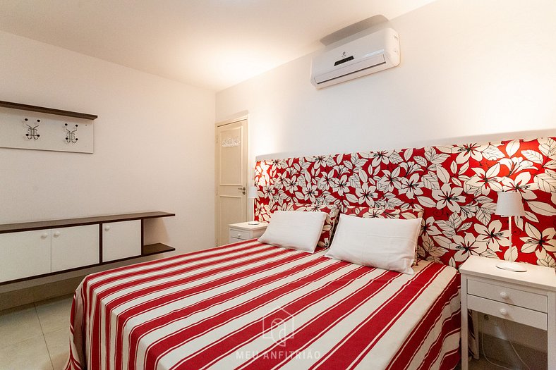 Apartment with air conditioning near Enseada beach