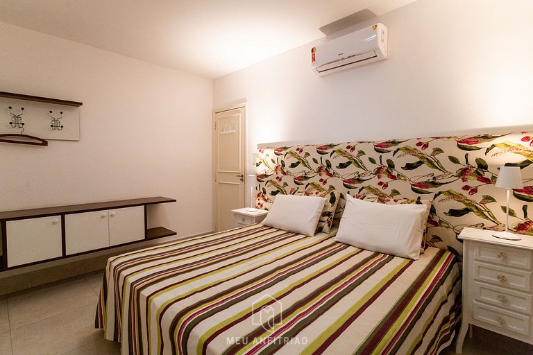 Apartment with air conditioning near Enseada beach