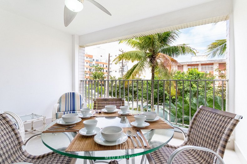 Apartment with air conditioning near Enseada beach