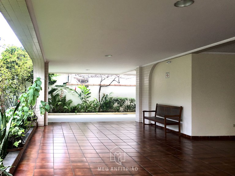 Apartment with air conditioning near Enseada beach