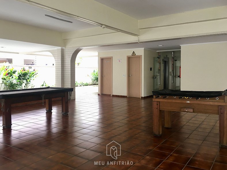 Apartment with air conditioning near Enseada beach