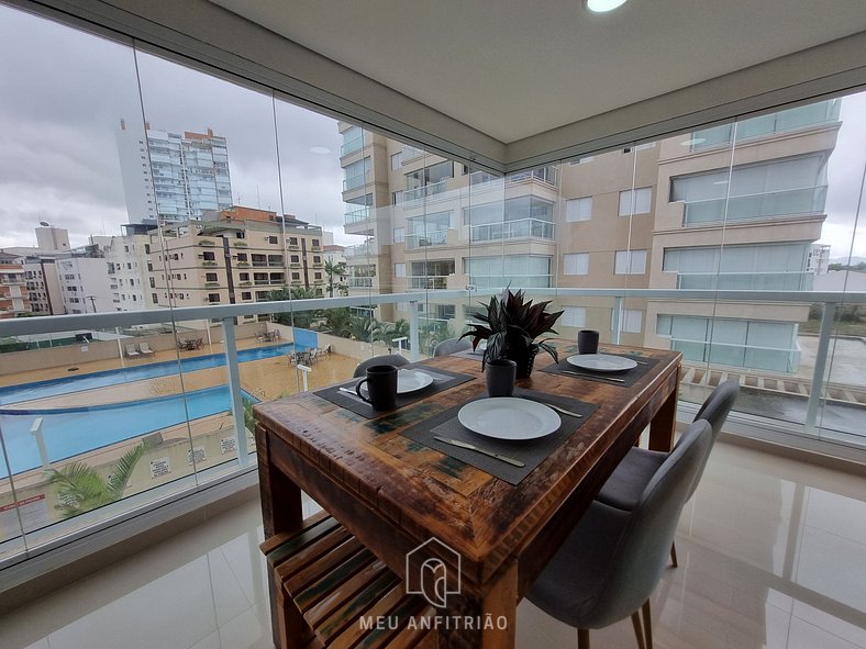 Apartment with barbecue near Enseada beach