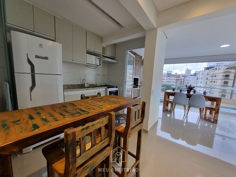 Apartment with barbecue near Enseada beach