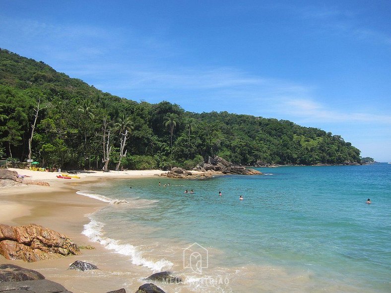 Apartment with electric barbecue near the beach