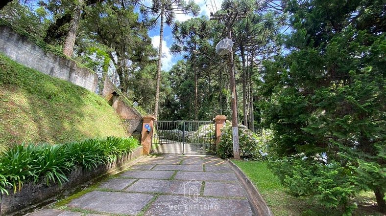 Apartment with fireplace and garden near Capivari