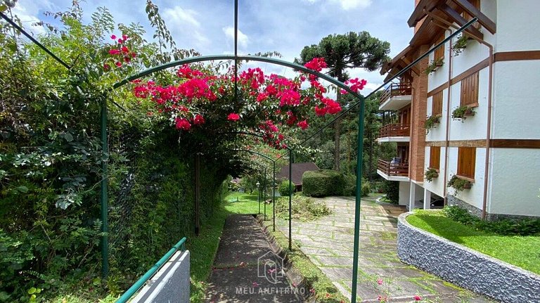 Apartment with fireplace and garden near Capivari