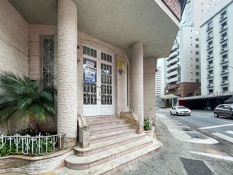 Apartment with heater and laundry in Consolação