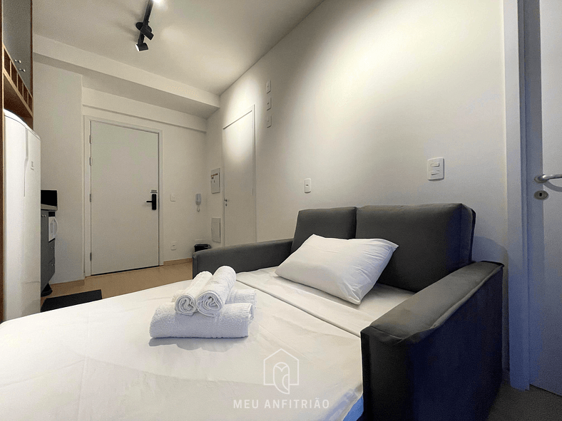 Apartment with sofa bed and Smart TV near Allianz