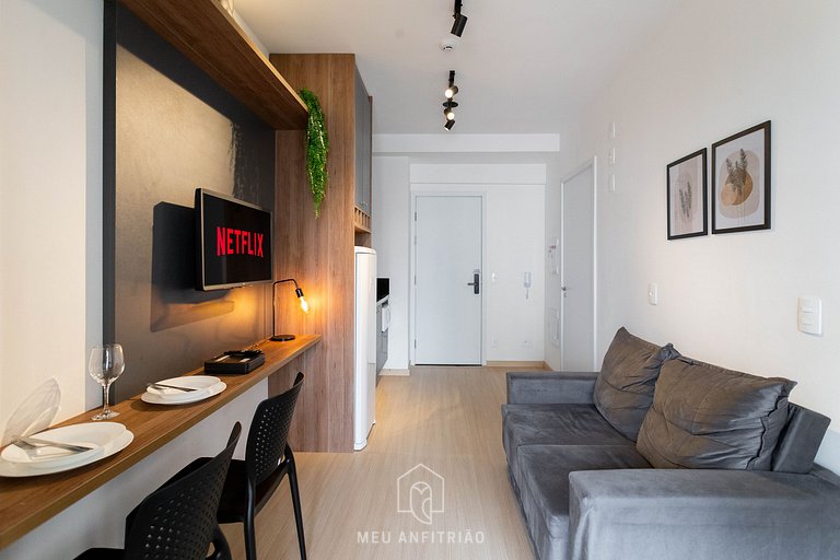 Apartment with sofa, TV and WI-FI near Allianz