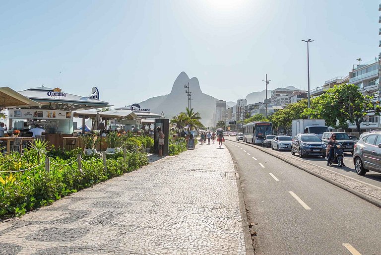 Apartment with TV and garage next to Ipanema beach