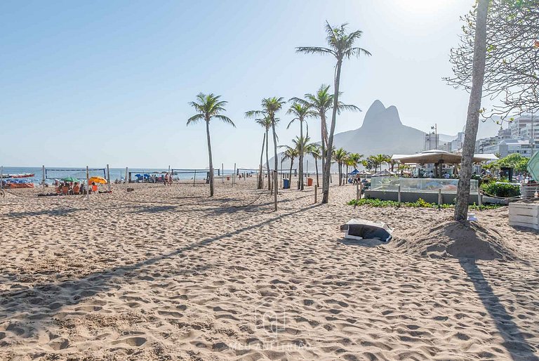 Apartment with TV and garage next to Ipanema beach