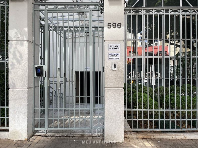 Apartment with washing machine near Trianon subway