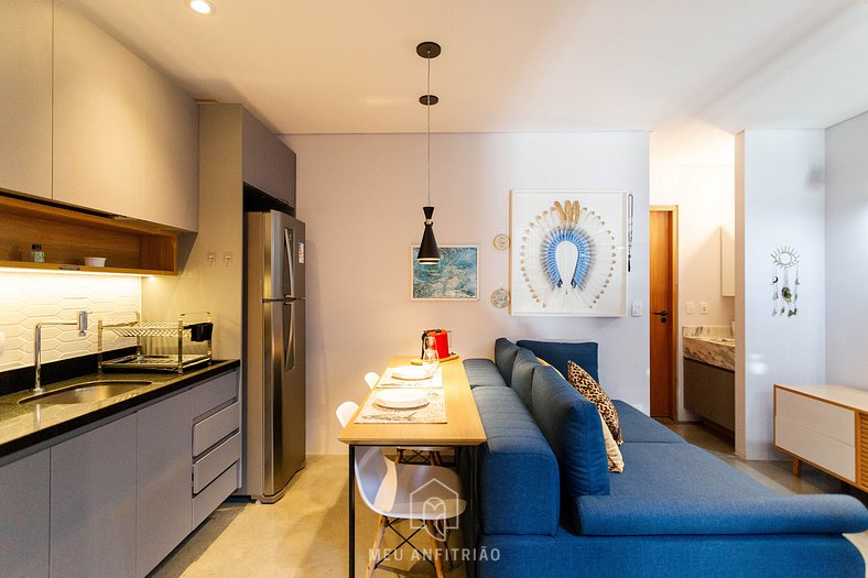 Apt with air fryer, Smart TV & rooftop in Brooklin