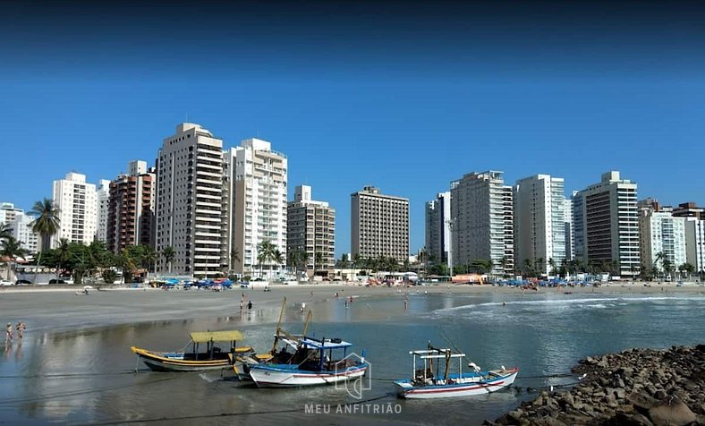 Apt with garage and laundry in front of the beach