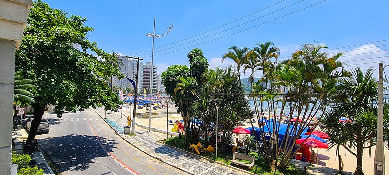 Apt with garage and laundry in front of the beach