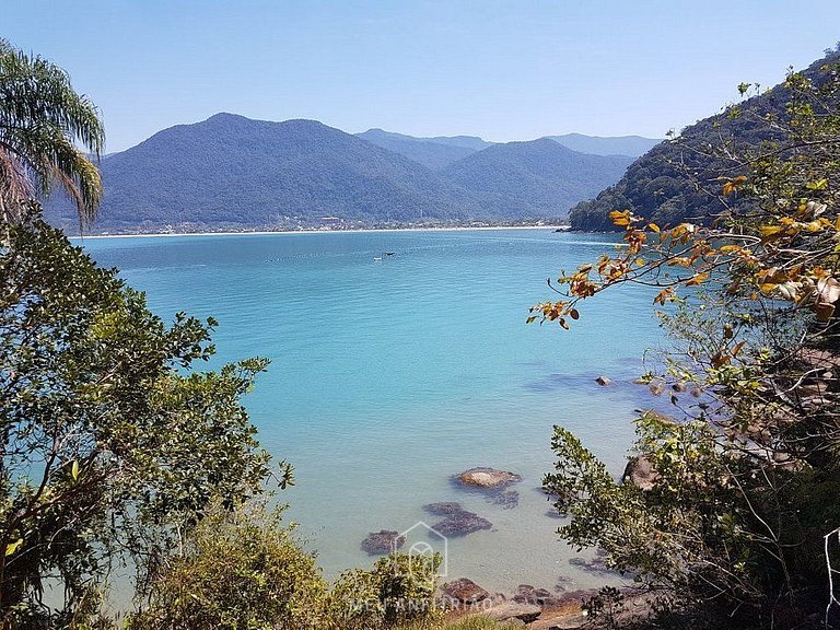 Apto com churrasqueira elétrica próximo à praia