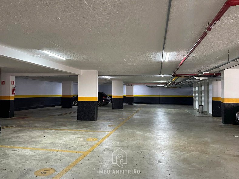 Apto com suíte e 2 vagas de garagem perto do metrô