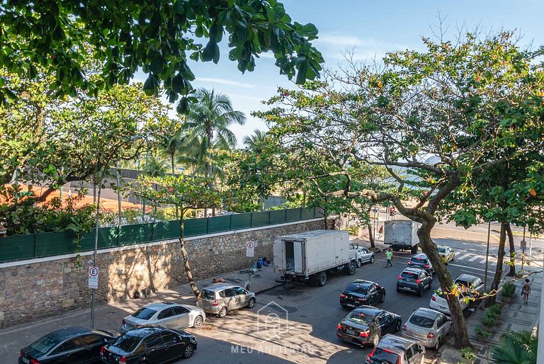 Apto com TV e garagem ao lado da praia de Ipanema