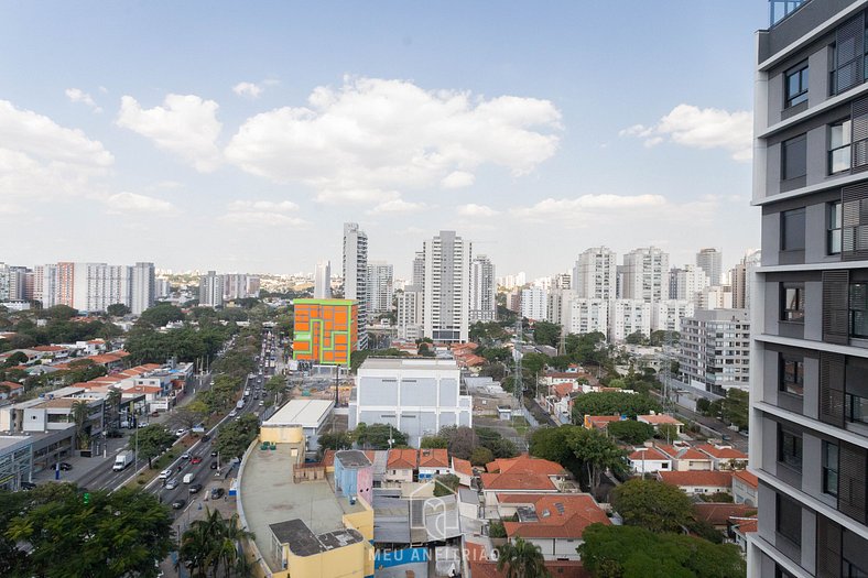 Aquecedor, cafeteira e TV Smart perto do aeroporto