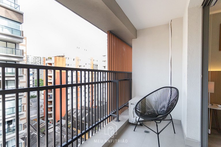 Balcony, leisure and TV next to Avenida Paulista