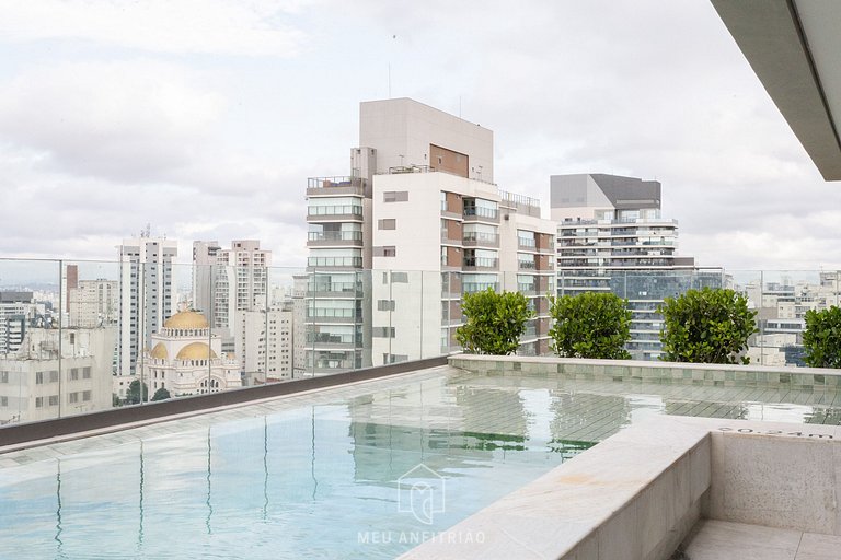 Balcony, leisure and TV next to Avenida Paulista