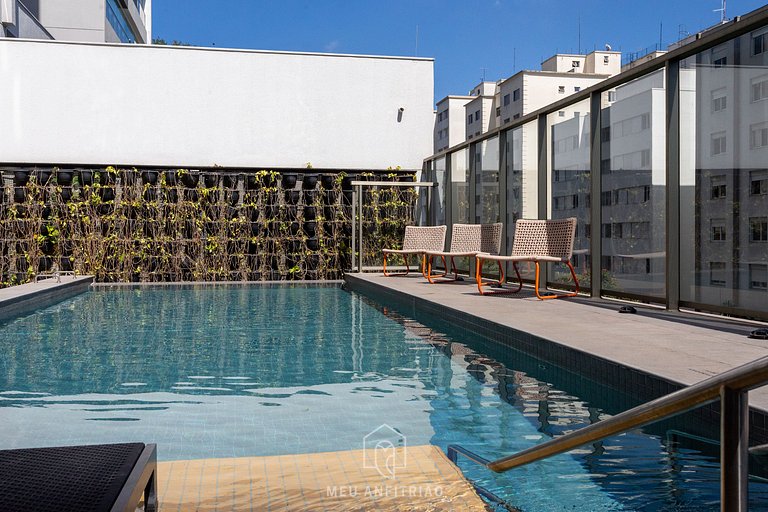 Balcony, TV and leisure near Vila Madalena subway