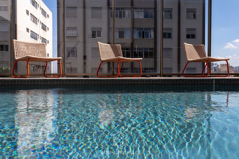 Balcony, TV and leisure near Vila Madalena subway