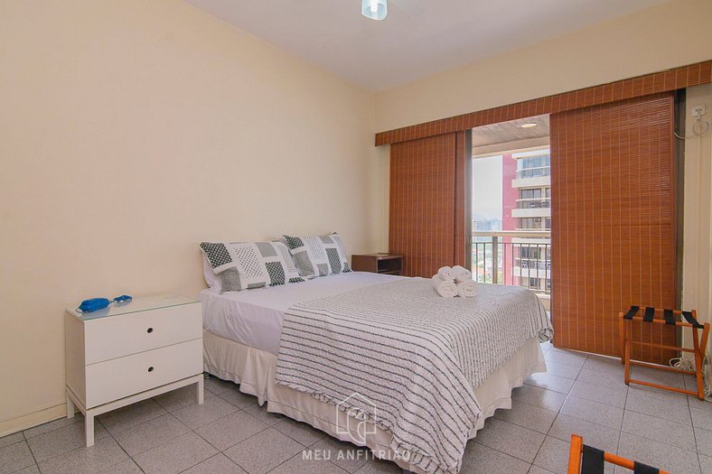 Beachfront apt with TV & WI-FI in Barra da Tijuca