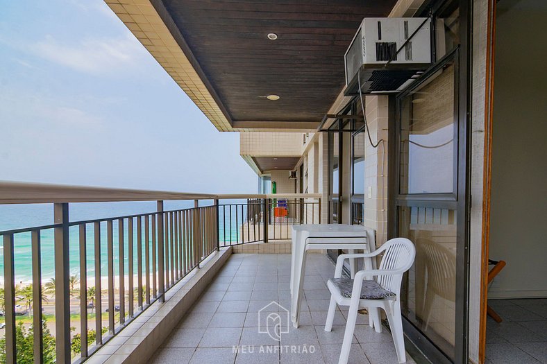 Beachfront apt with TV & WI-FI in Barra da Tijuca