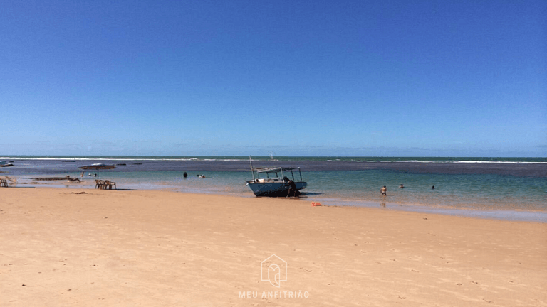 Beachfront house with garage in Guarajuba Beach