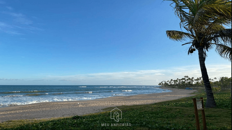 Beachfront house with garage in Guarajuba Beach