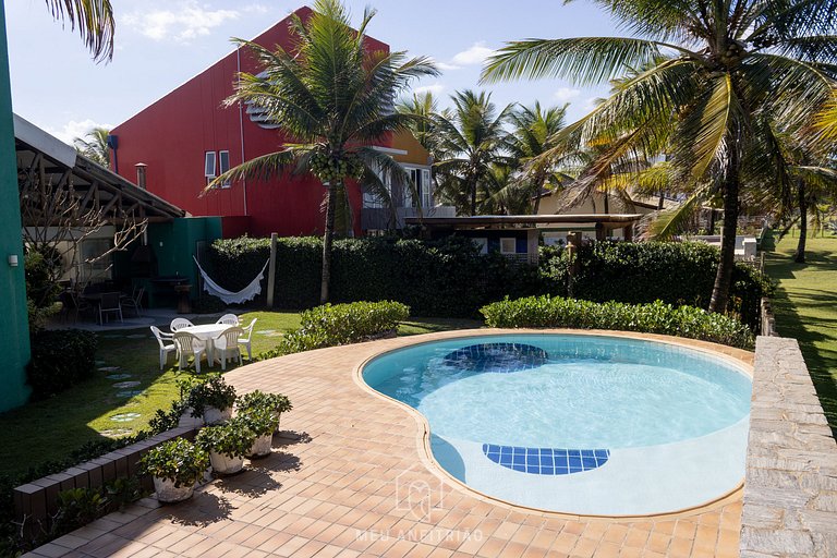 Beachfront house with garage in Guarajuba Beach