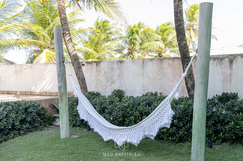 Beachfront house with garage in Guarajuba Beach