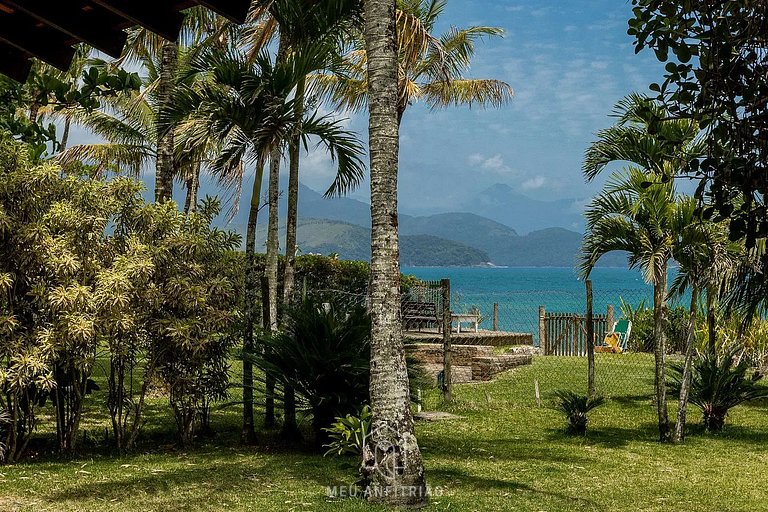 Casa ampla e aconchegante pé na areia em Maresias