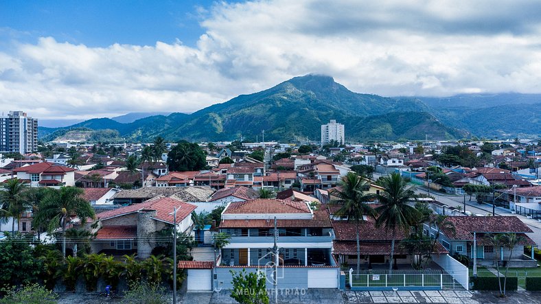 Casa com área gourmet e piscina na praia do Indaiá