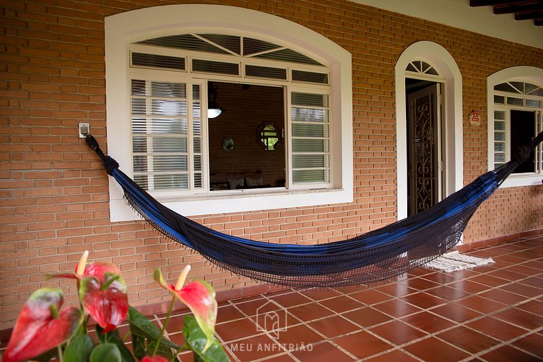 Casa com jardim e churrasqueira em Águas da Prata