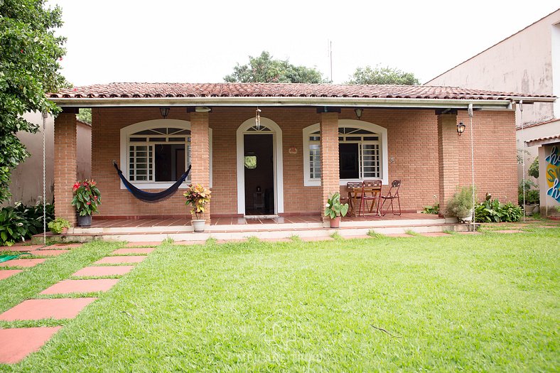 Casa com jardim e churrasqueira em Águas da Prata