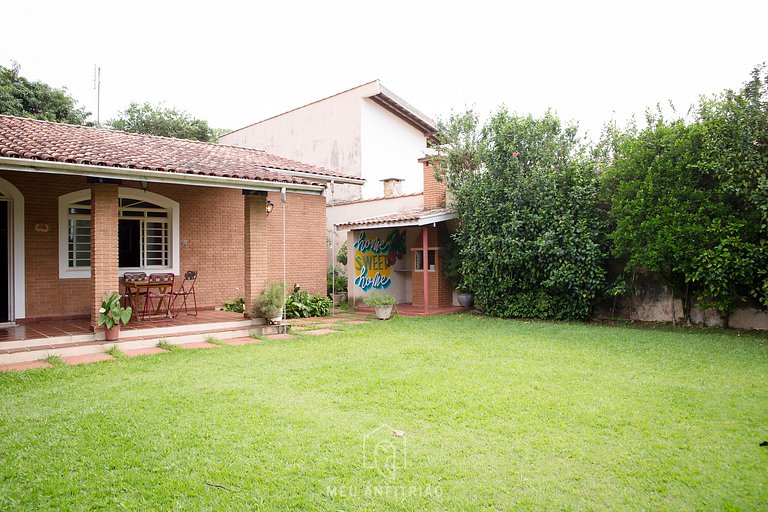 Casa com jardim e churrasqueira em Águas da Prata