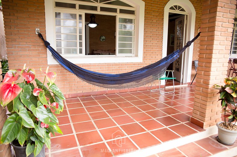 Casa com jardim e churrasqueira em Águas da Prata