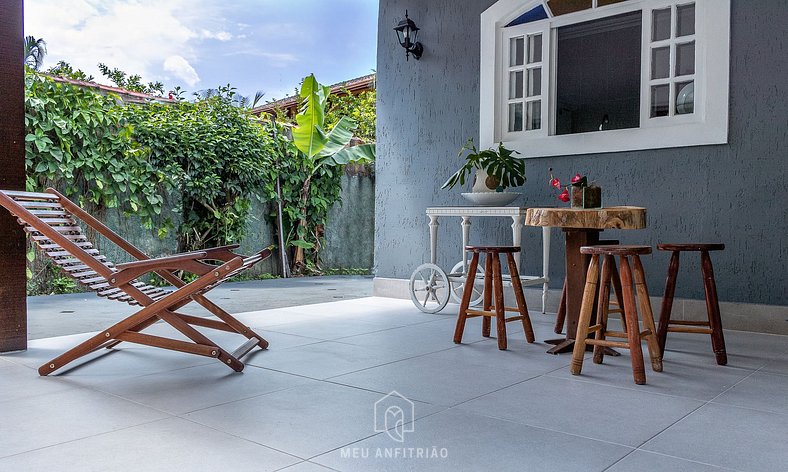 Casa com jardim e varanda em Ilhabela