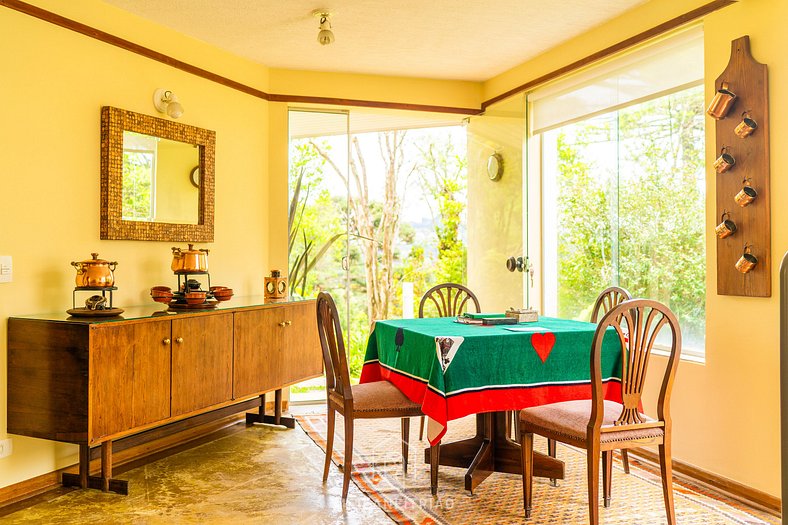 Casa com lareira nas montanhas em Campos do Jordão