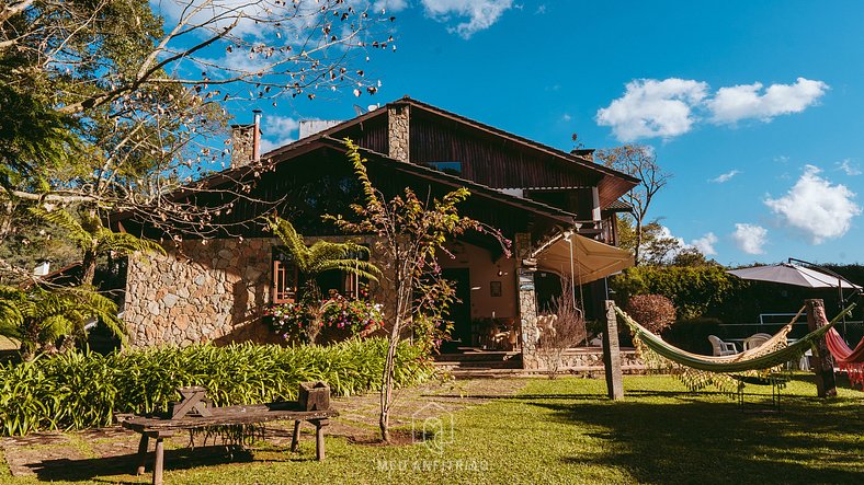 Casa com lareira, Quadra de Beach Tênis e Quadra de Tênis em