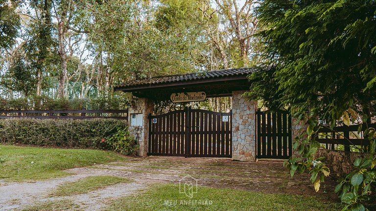 Casa com lareira, Quadra de Beach Tênis e Quadra de Tênis em