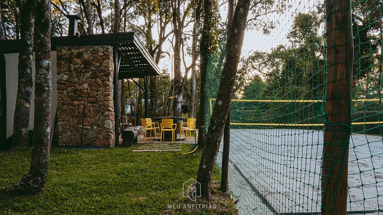 Casa com lareira, Quadra de Beach Tênis e Quadra de Tênis em