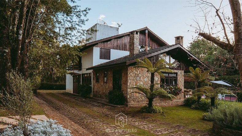 Casa com lareira, Quadra de Beach Tênis e Quadra de Tênis em