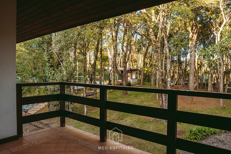 Casa com lareira, Quadra de Beach Tênis e Quadra de Tênis em