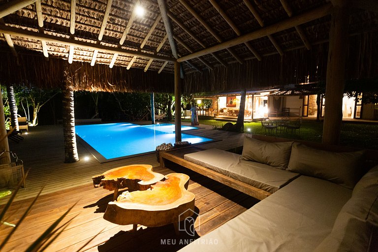 Casa com piscina e cervejeira perto da praia